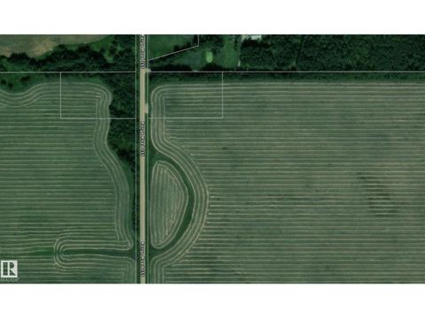 RR255 Twp 572A Rural Sturgeon County AB T0G1L0