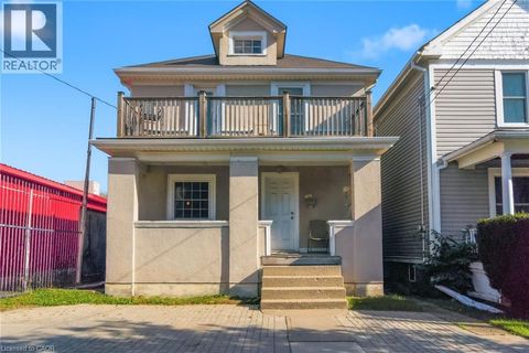 132 1/2 LAKE Street St. Catharines ON L2R5Y1