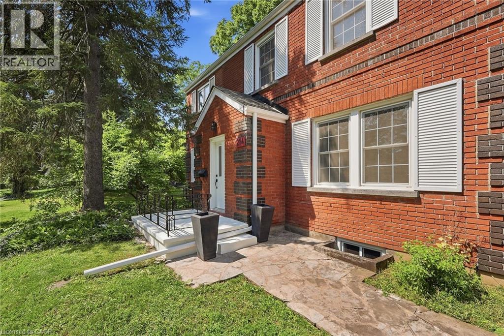 214 WEST RIVER Road