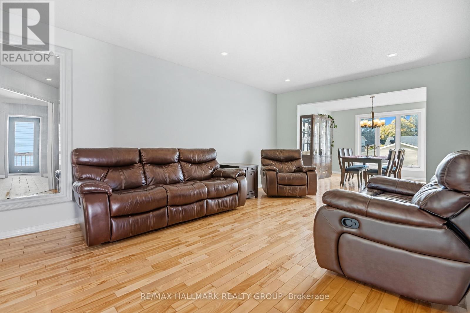 1354 GAULTOIS AVENUE