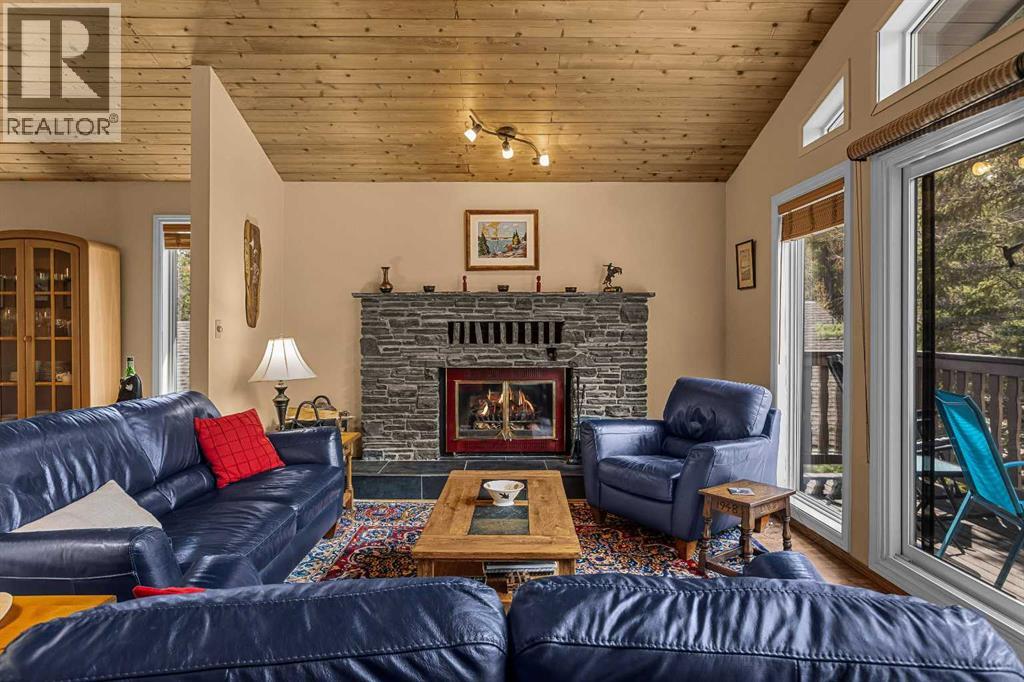 1054 Evergreen Circle