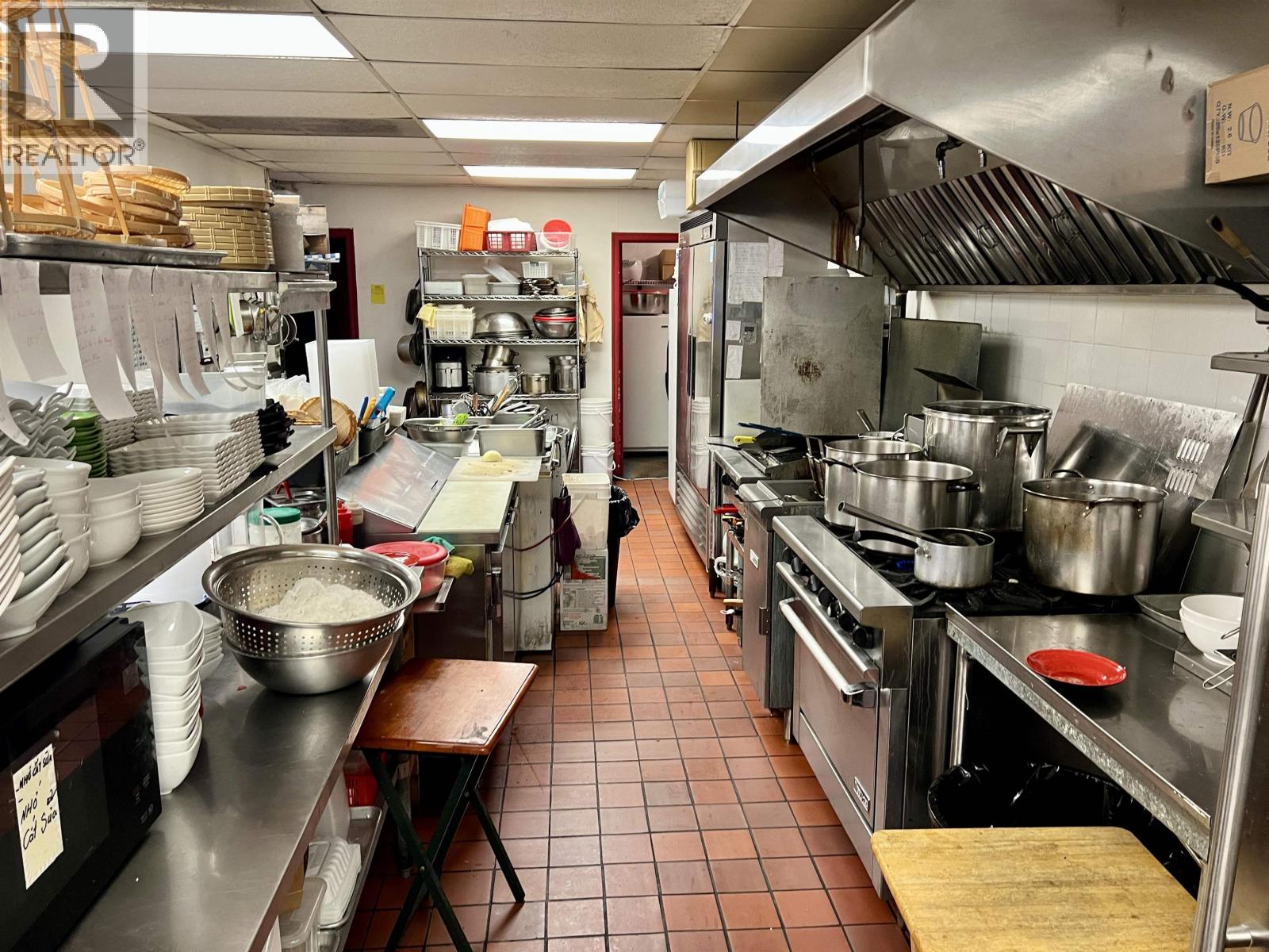 5937 HASTINGS STREET