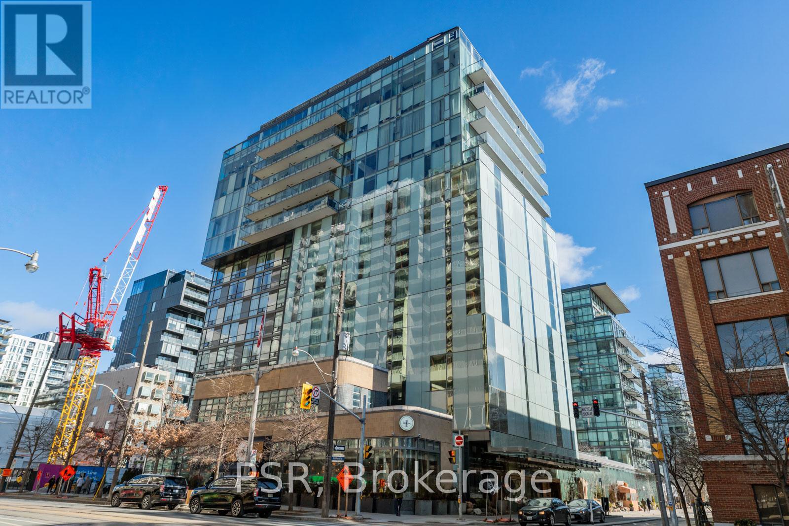 1501 - 552 WELLINGTON STREET W