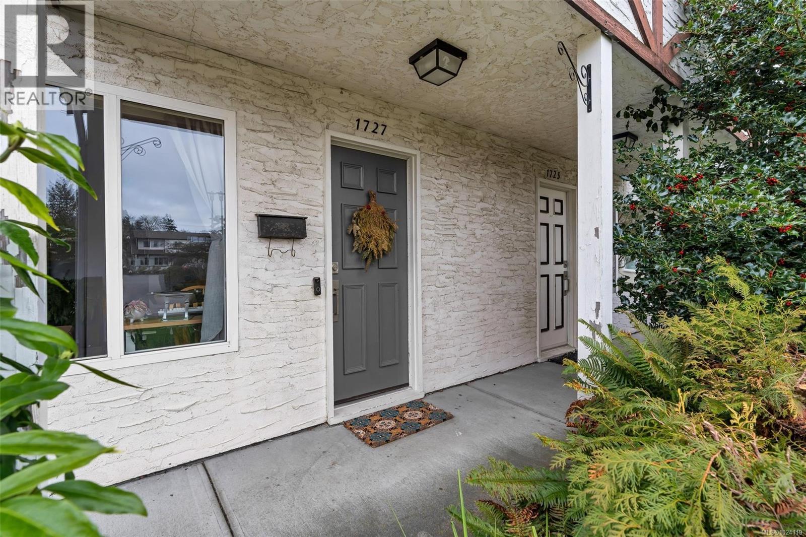 1725/1727 Ashdale Pl