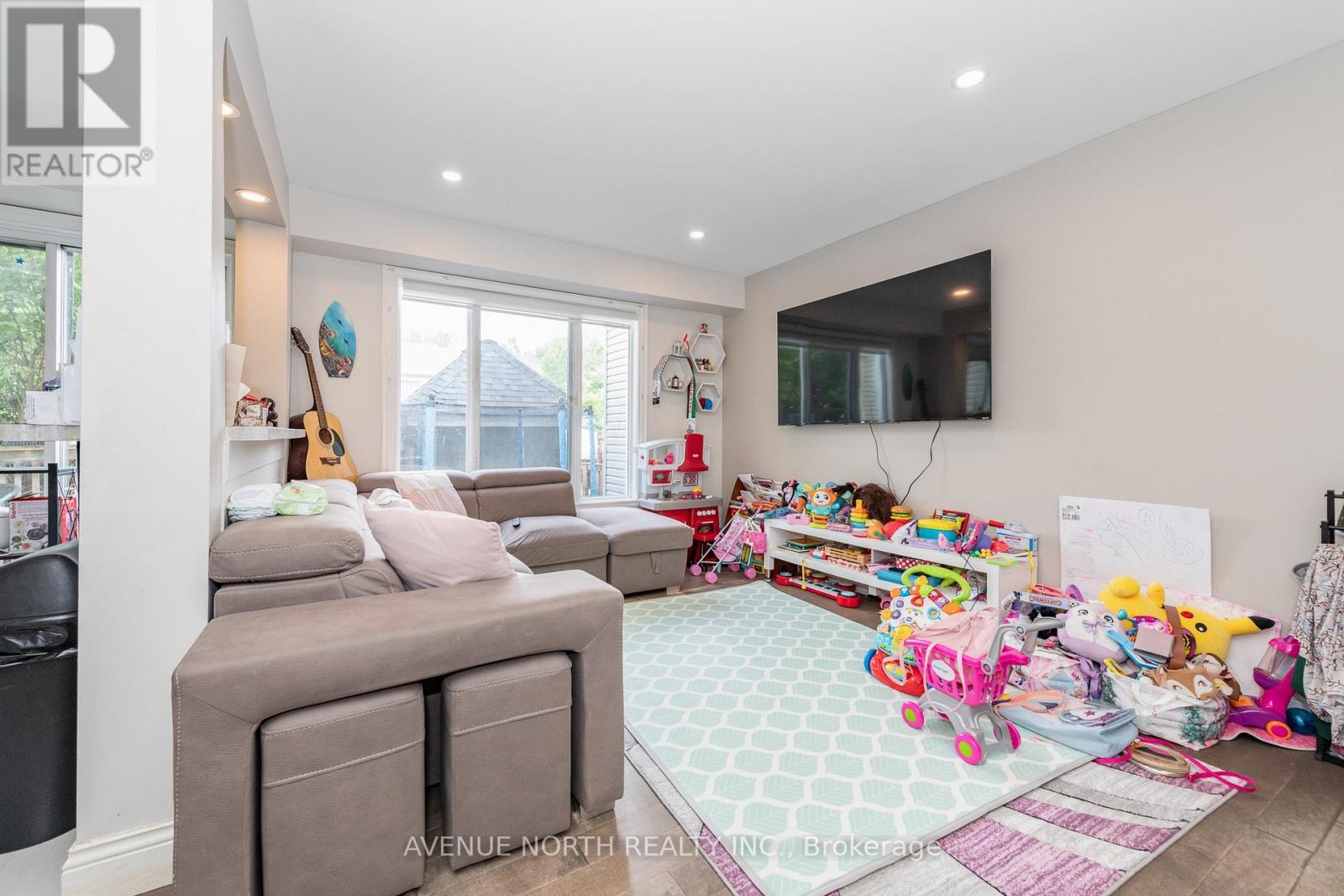 501 LAWLER CRESCENT
