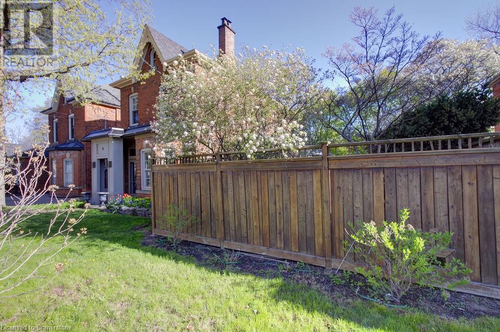 8 DUFF Street