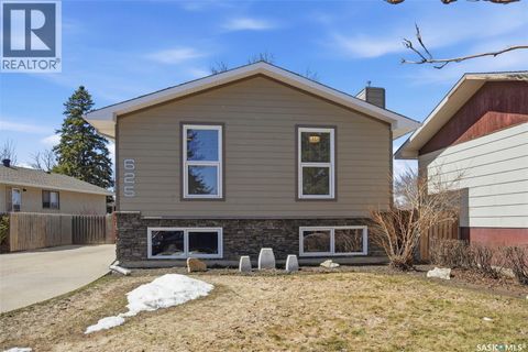 625 Guelph CRESCENT Saskatoon SK S7H4R5