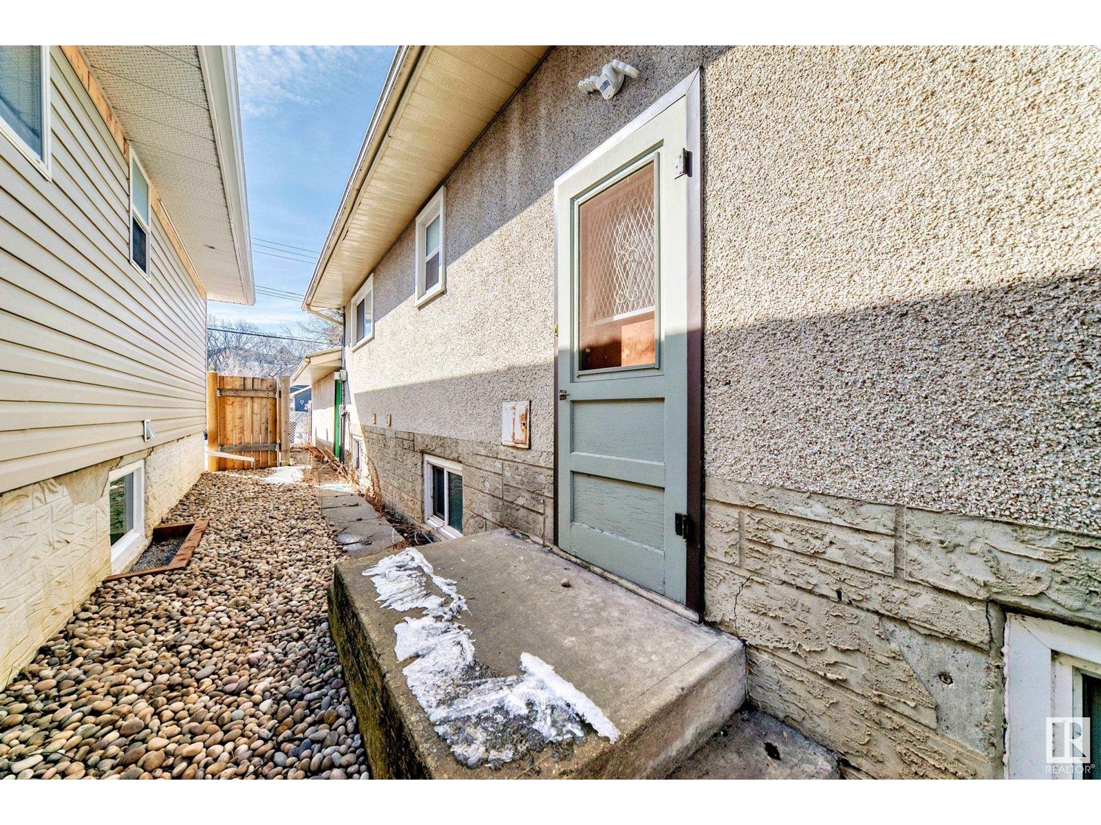 7807 108 ST NW