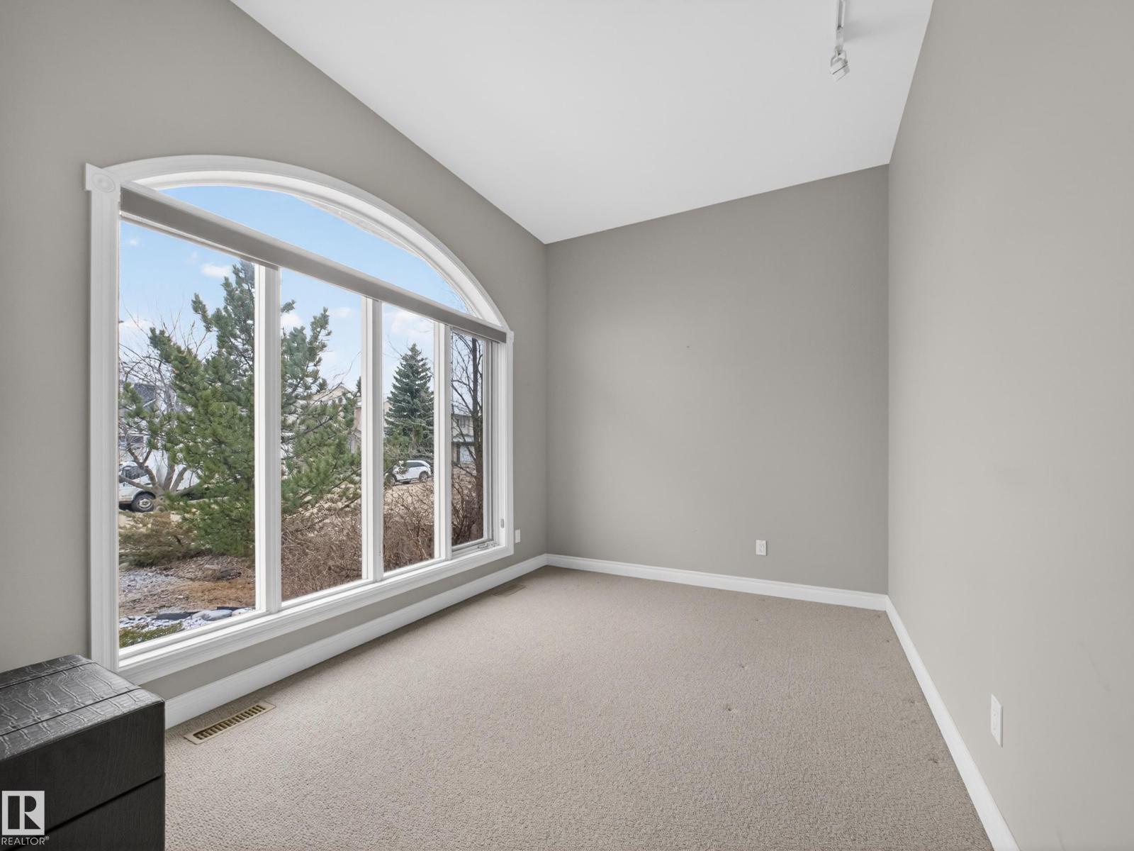 569 BUTTERWORTH WY NW