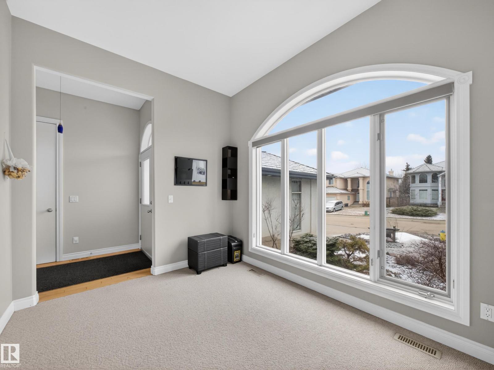 569 BUTTERWORTH WY NW