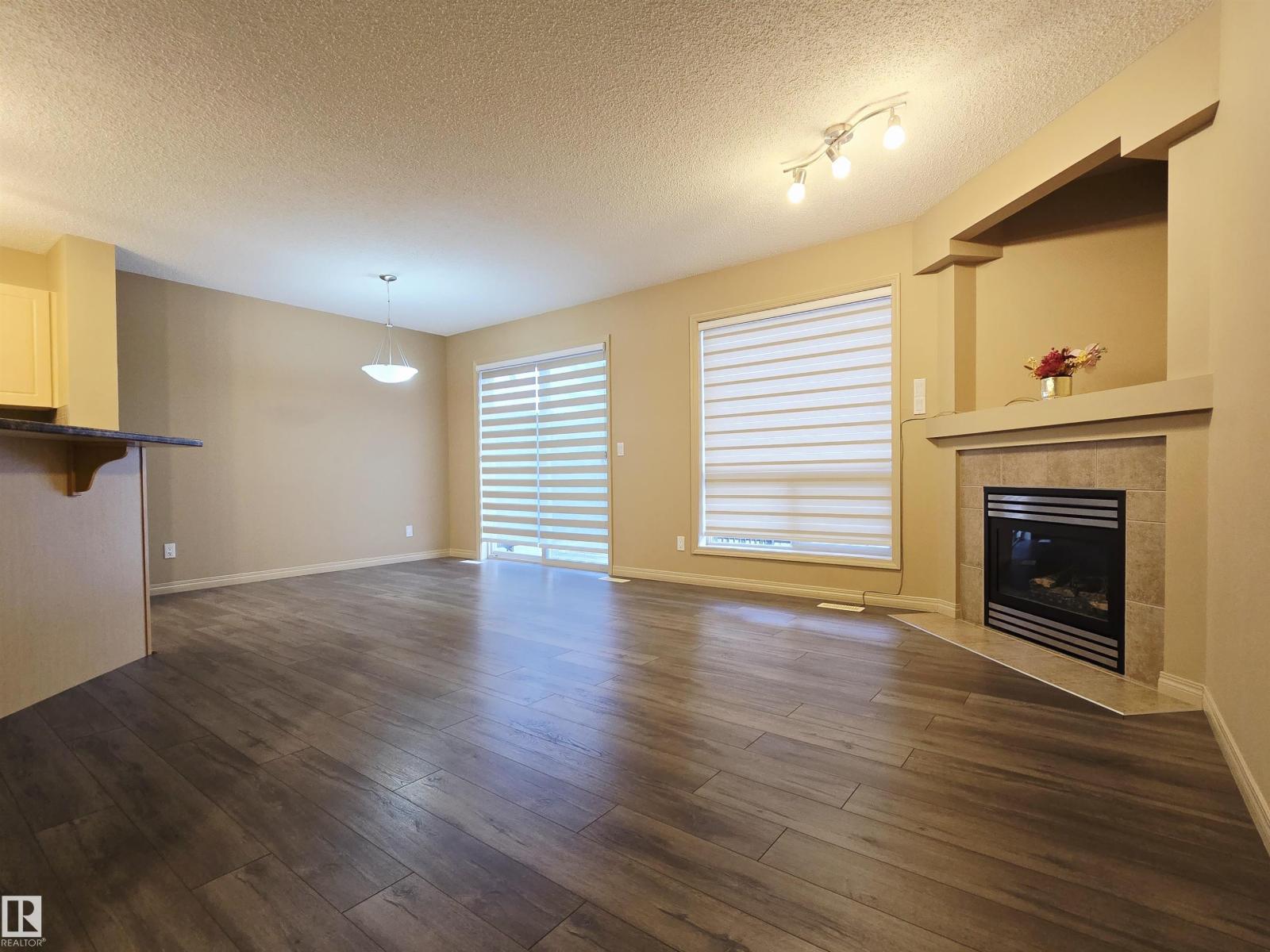 #60 1128 156 ST NW
