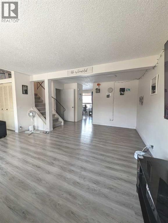 272 Abinger Crescent NE