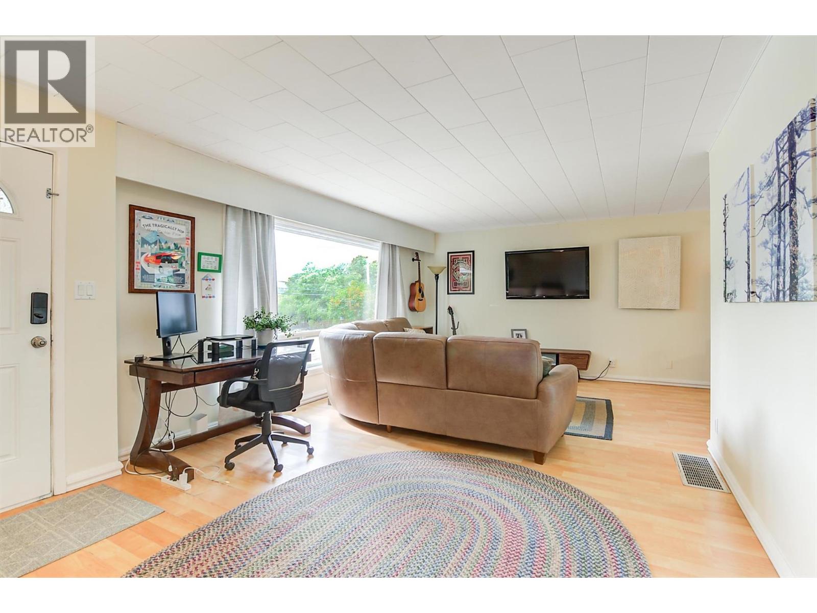 184 Snowsell Street N