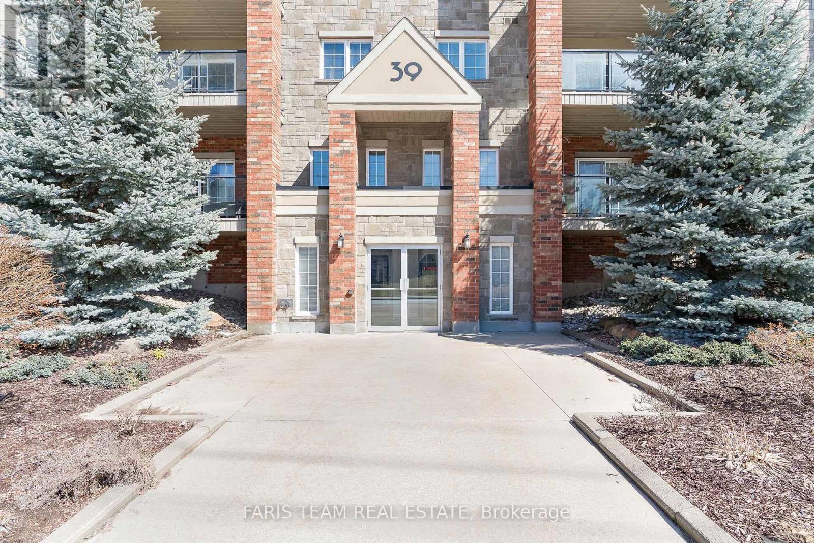 301 - 39 FERNDALE DRIVE S