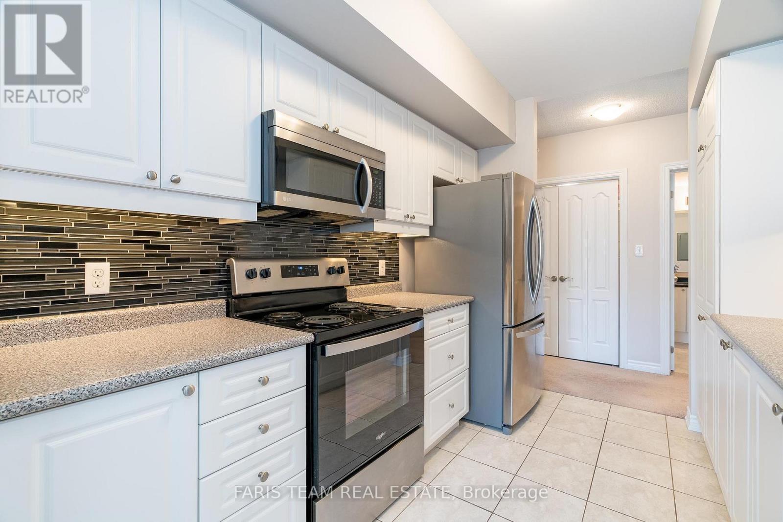 301 - 39 FERNDALE DRIVE S