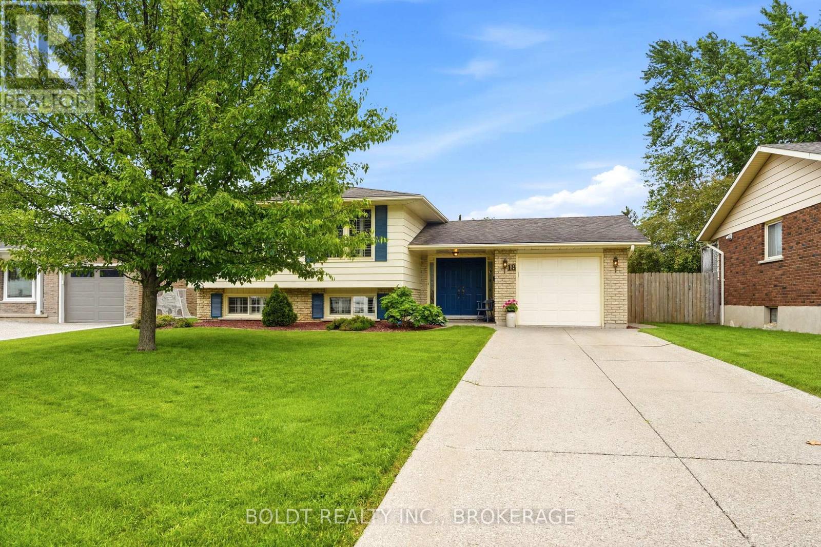 18 LINHAVEN COURT