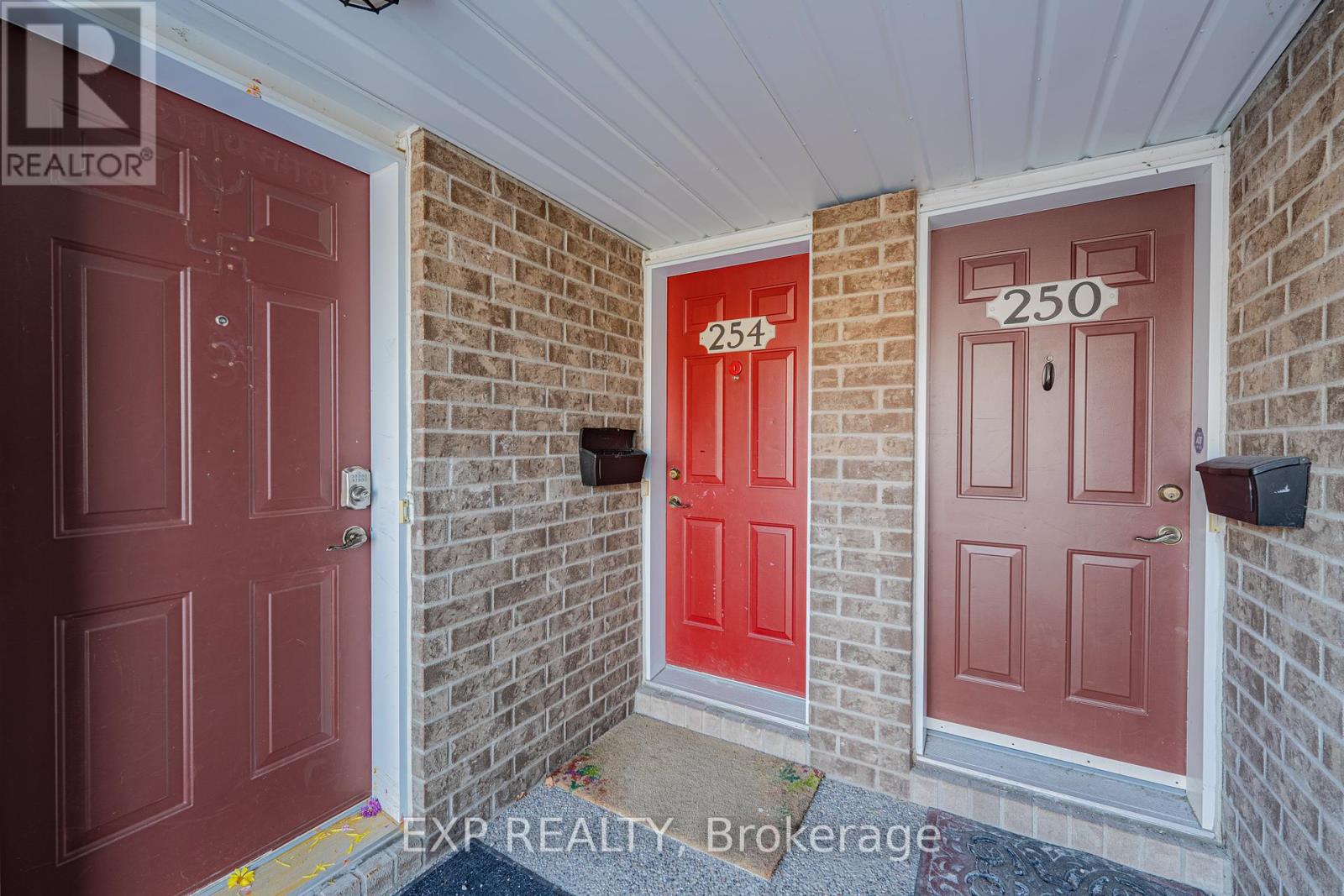 254 CRESTHAVEN DRIVE