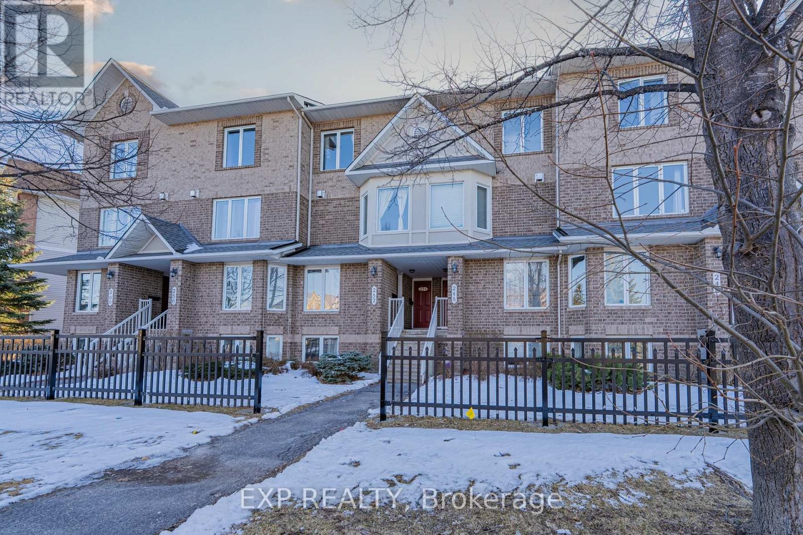 254 CRESTHAVEN DRIVE