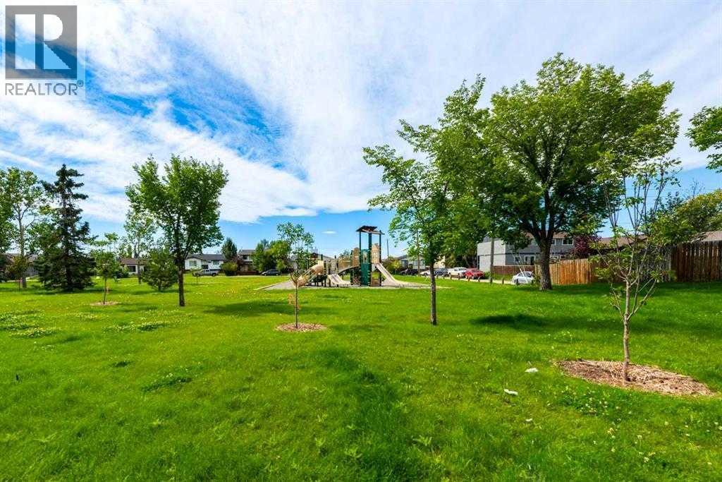 23 Falsby Place NE