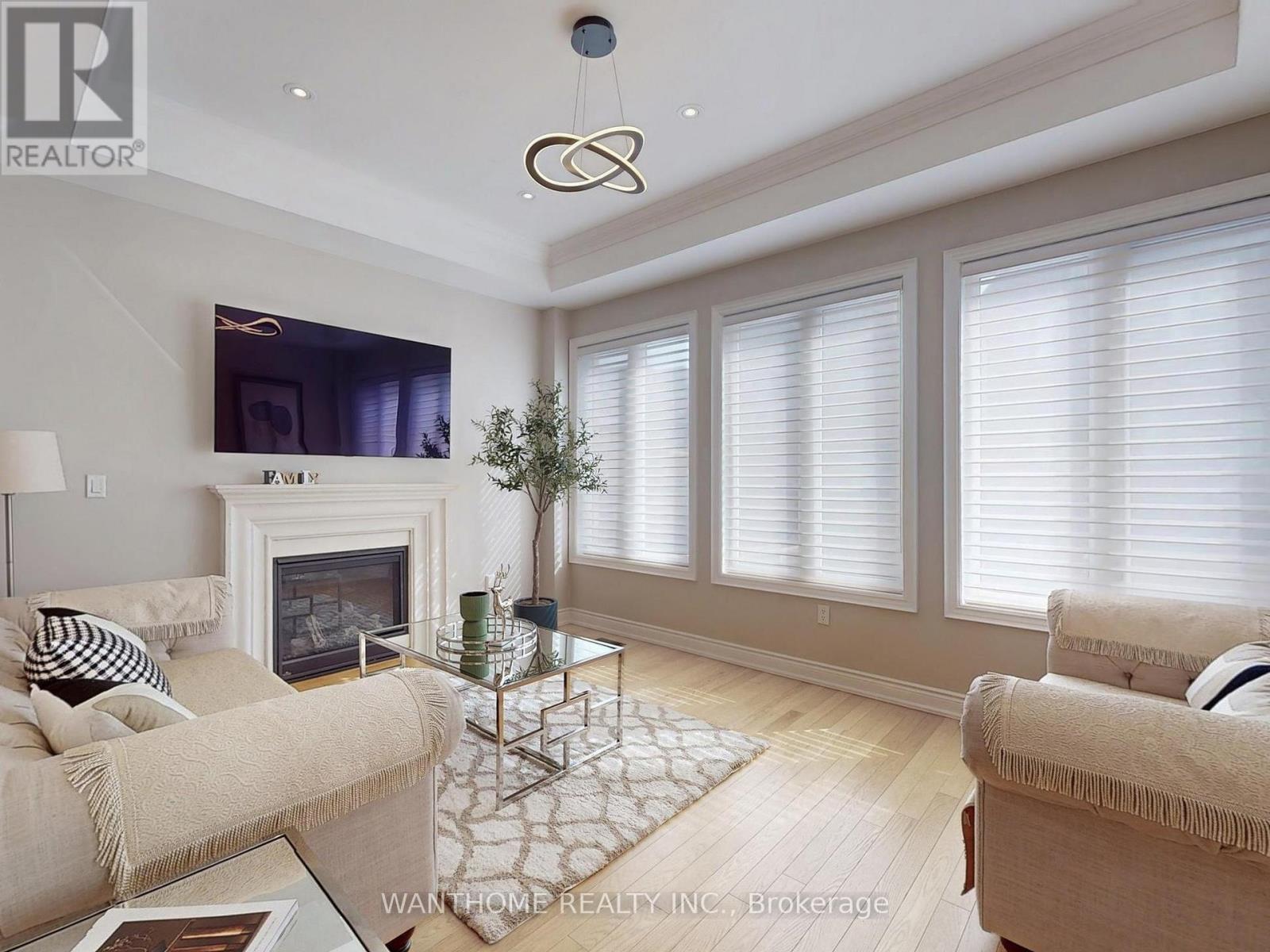 45 GIARDINA CRESCENT
