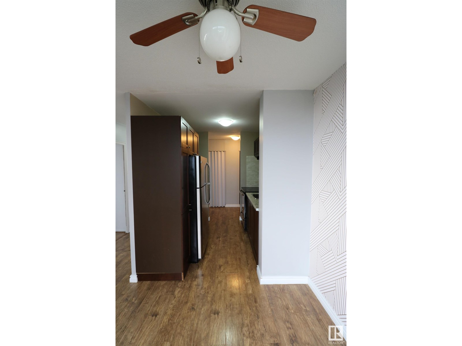 #1403 9816 112 ST NW