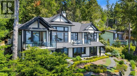 2476 Lighthouse Point Rd Sooke BC V9Z1G7