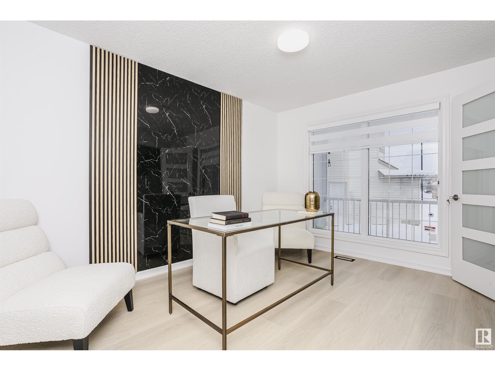 2143 32 AV NW