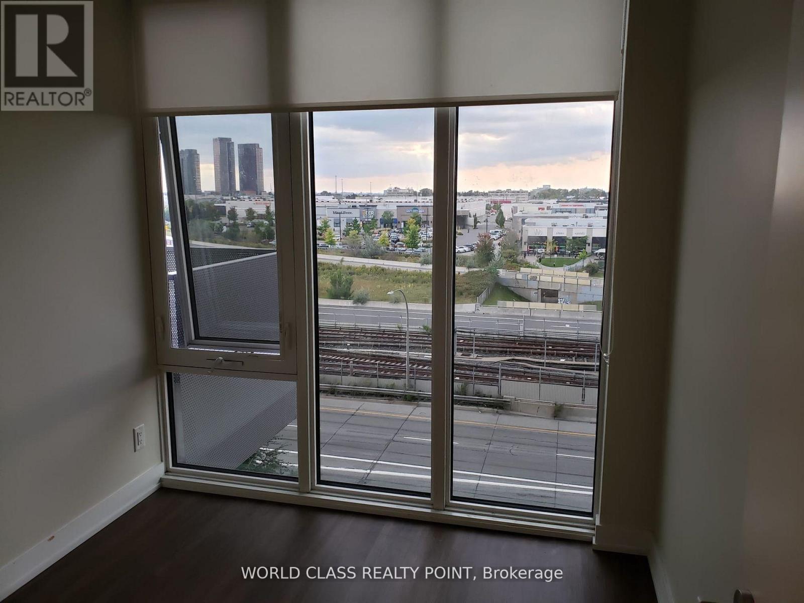 Photo 1 of 18 — 716 - 38 MONTE KWINTER COURT Unit 716, Toronto (Clanton Park), ON M3H0E2