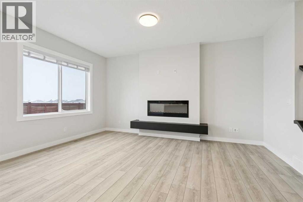 592 Creekmill Court SW