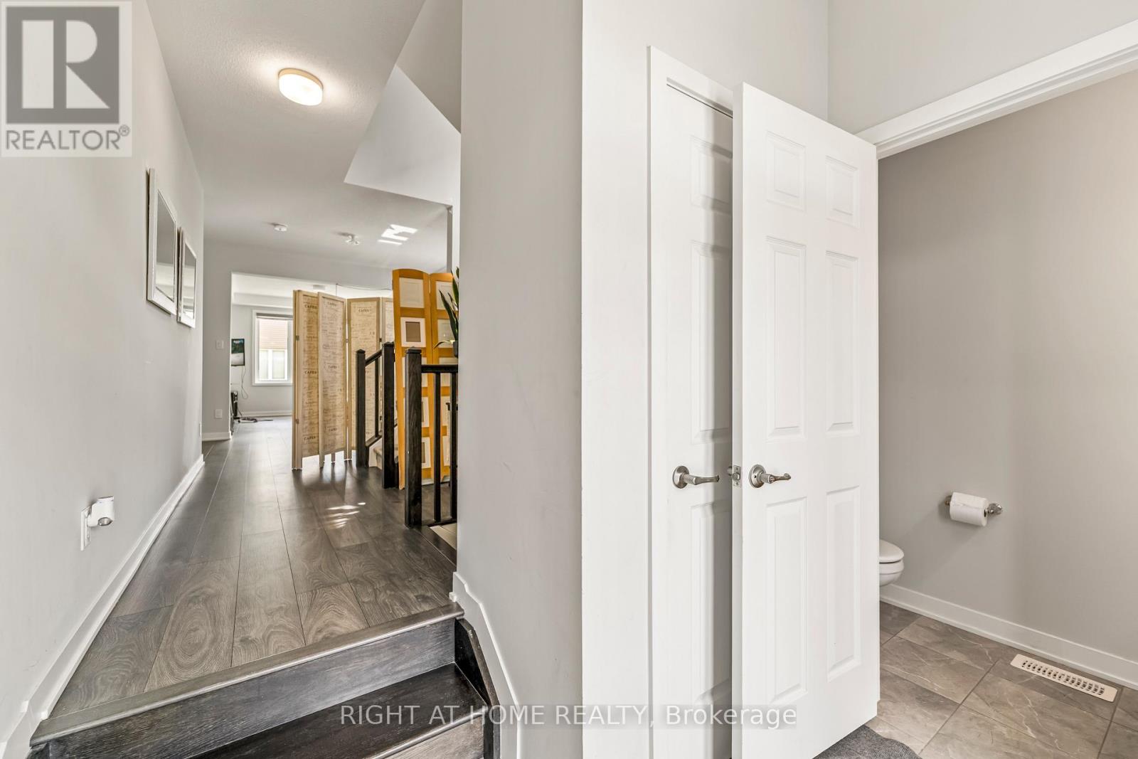 221 BILLRIAN CRESCENT