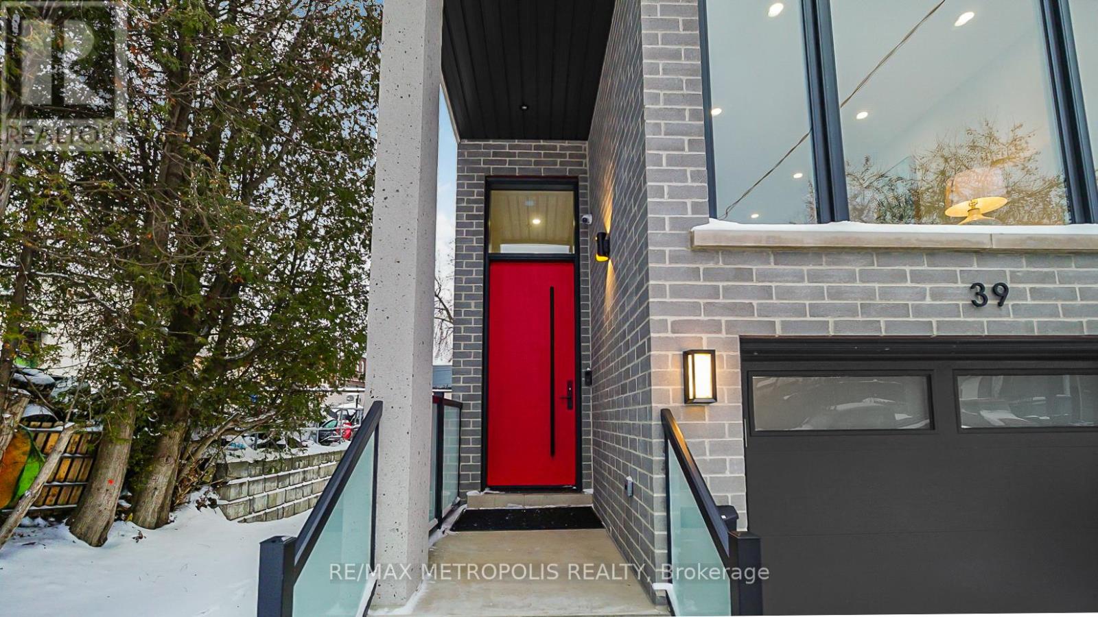 39 KENWORTHY AVENUE