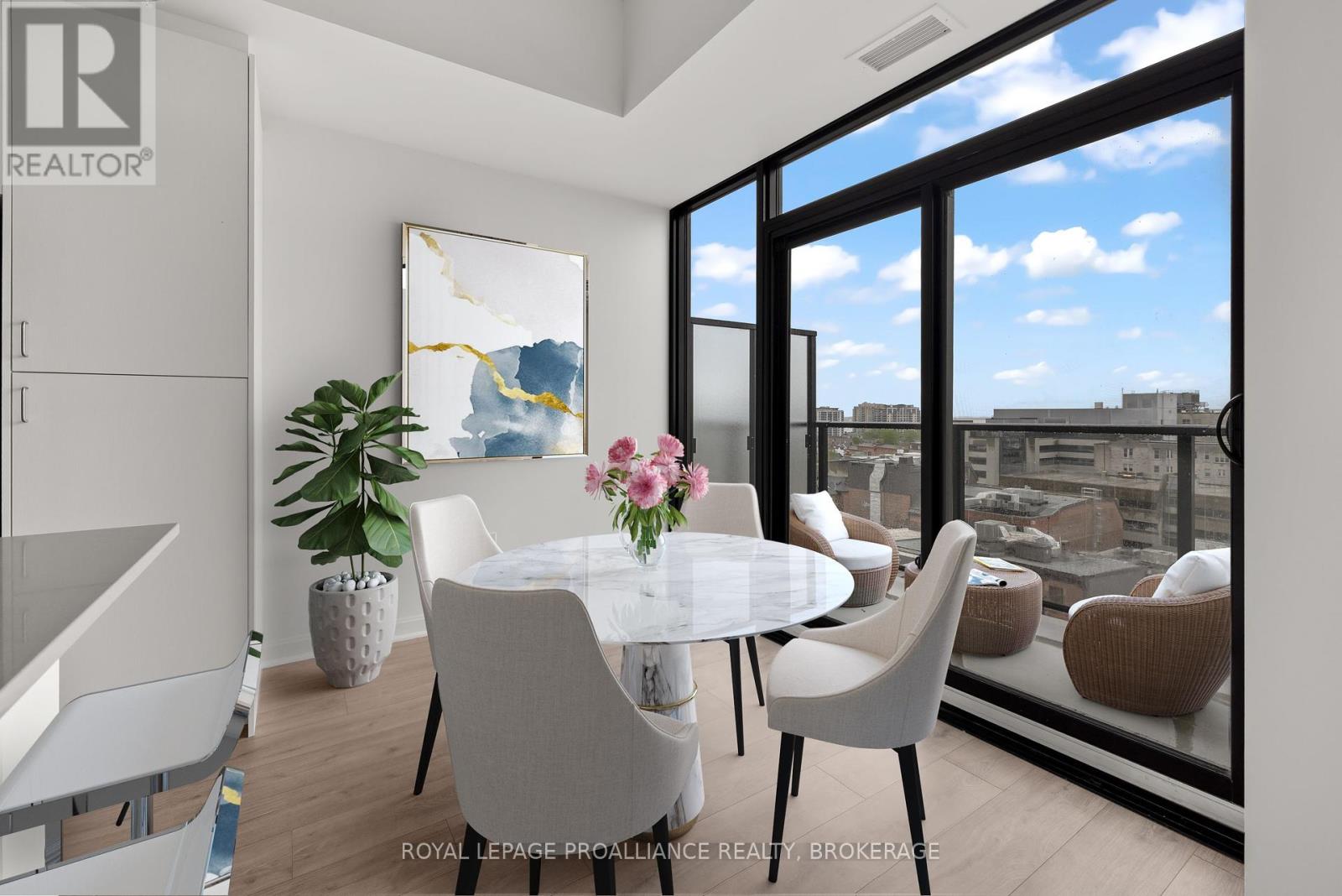 905 - 223 PRINCESS STREET