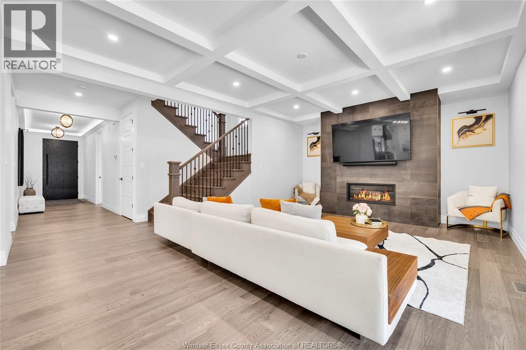 256 XAVIER CIRCLE