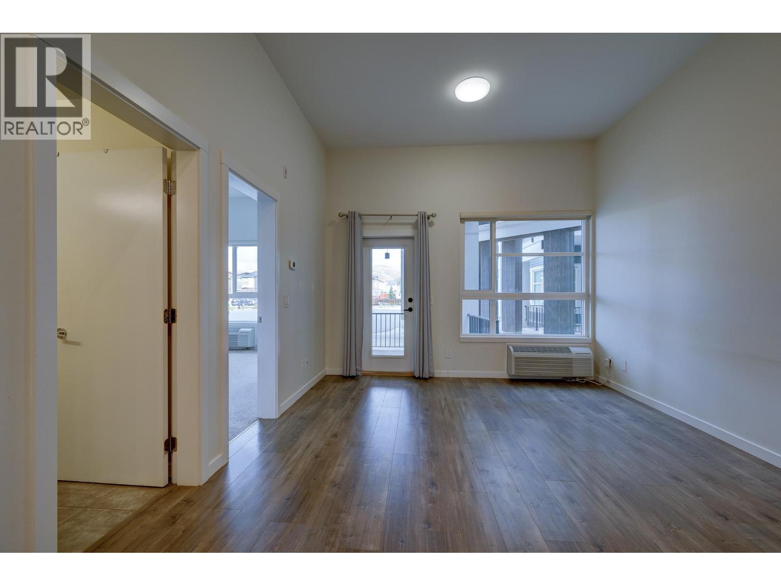 1880 HUGH ALLAN Drive Unit# 115