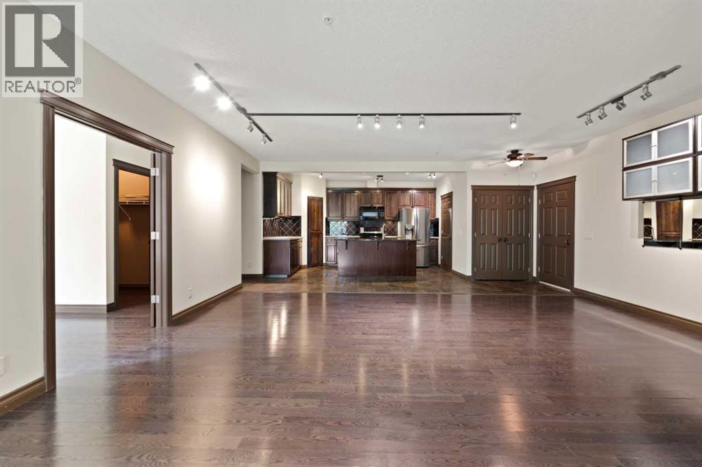 2108, 24 Hemlock Crescent SW