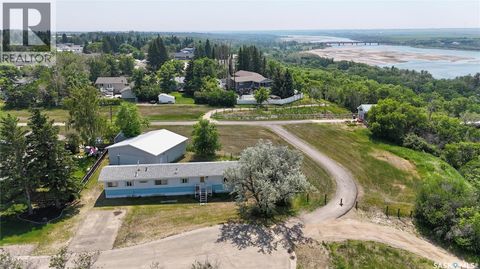 525 Park AVENUE Outlook SK S0L2N0