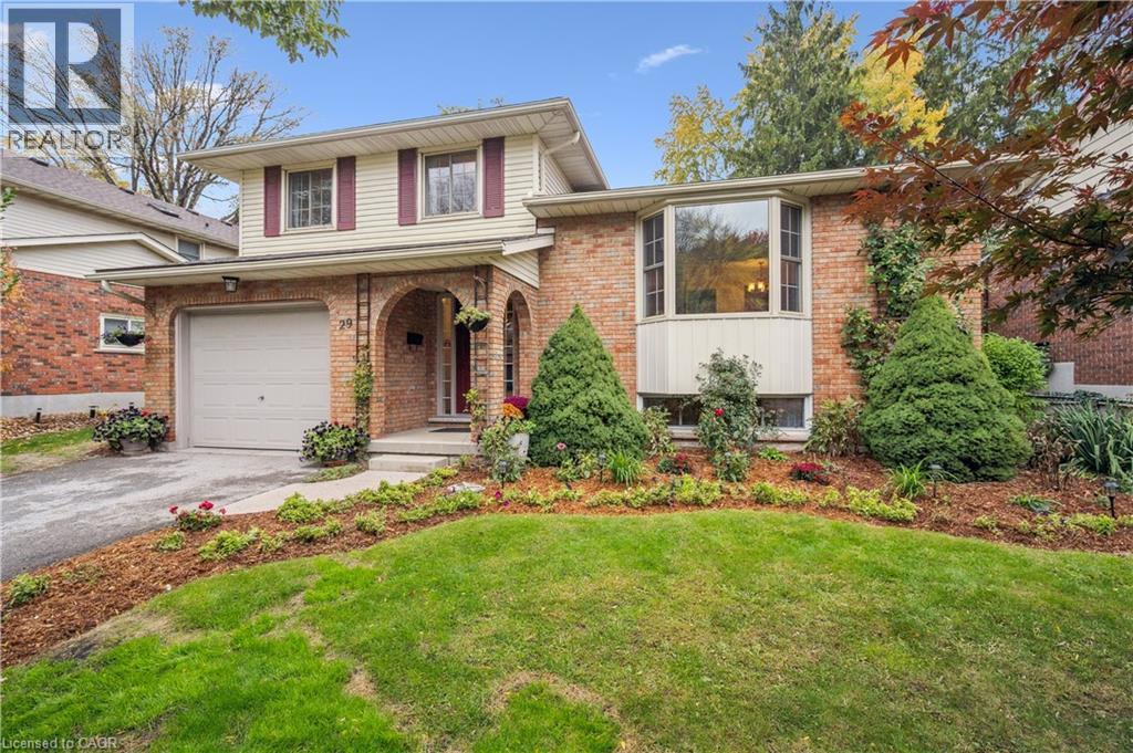 29 SHADYBROOK Crescent