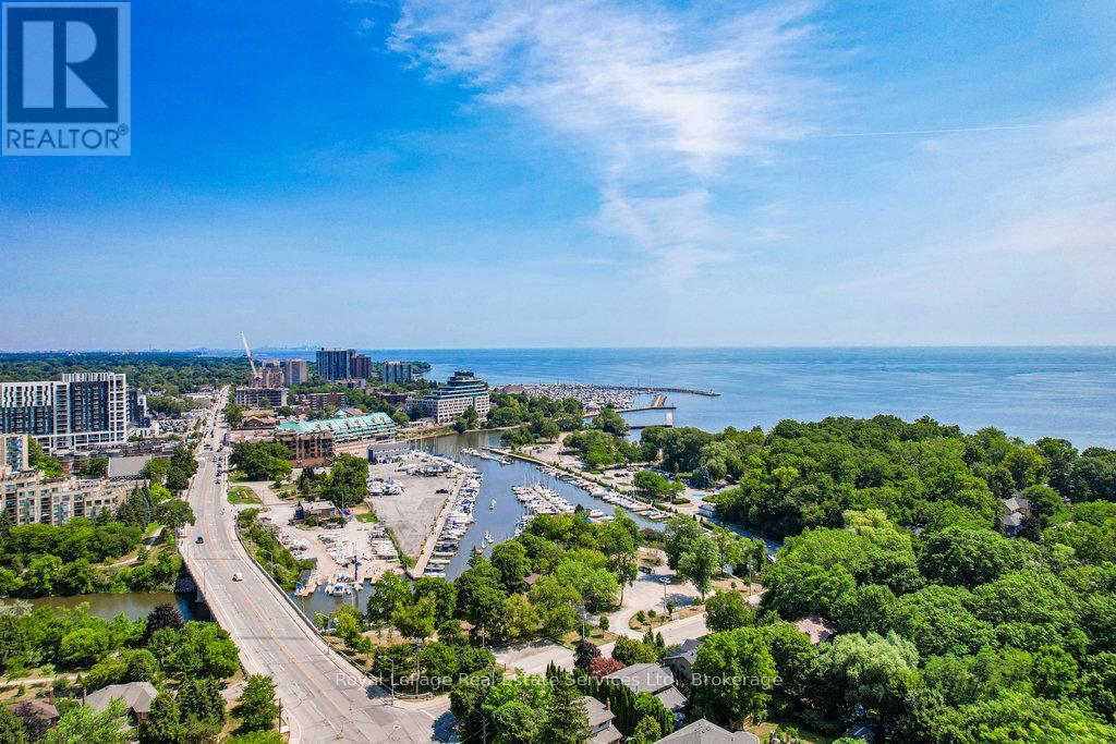 3039 LAKESHORE ROAD W