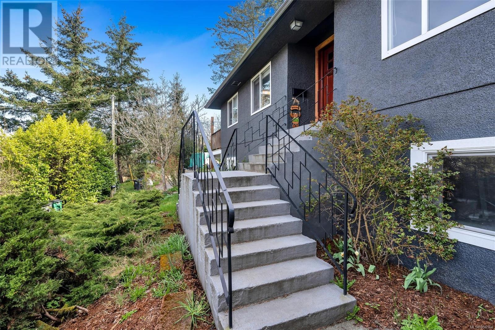 4087 Carey Rd