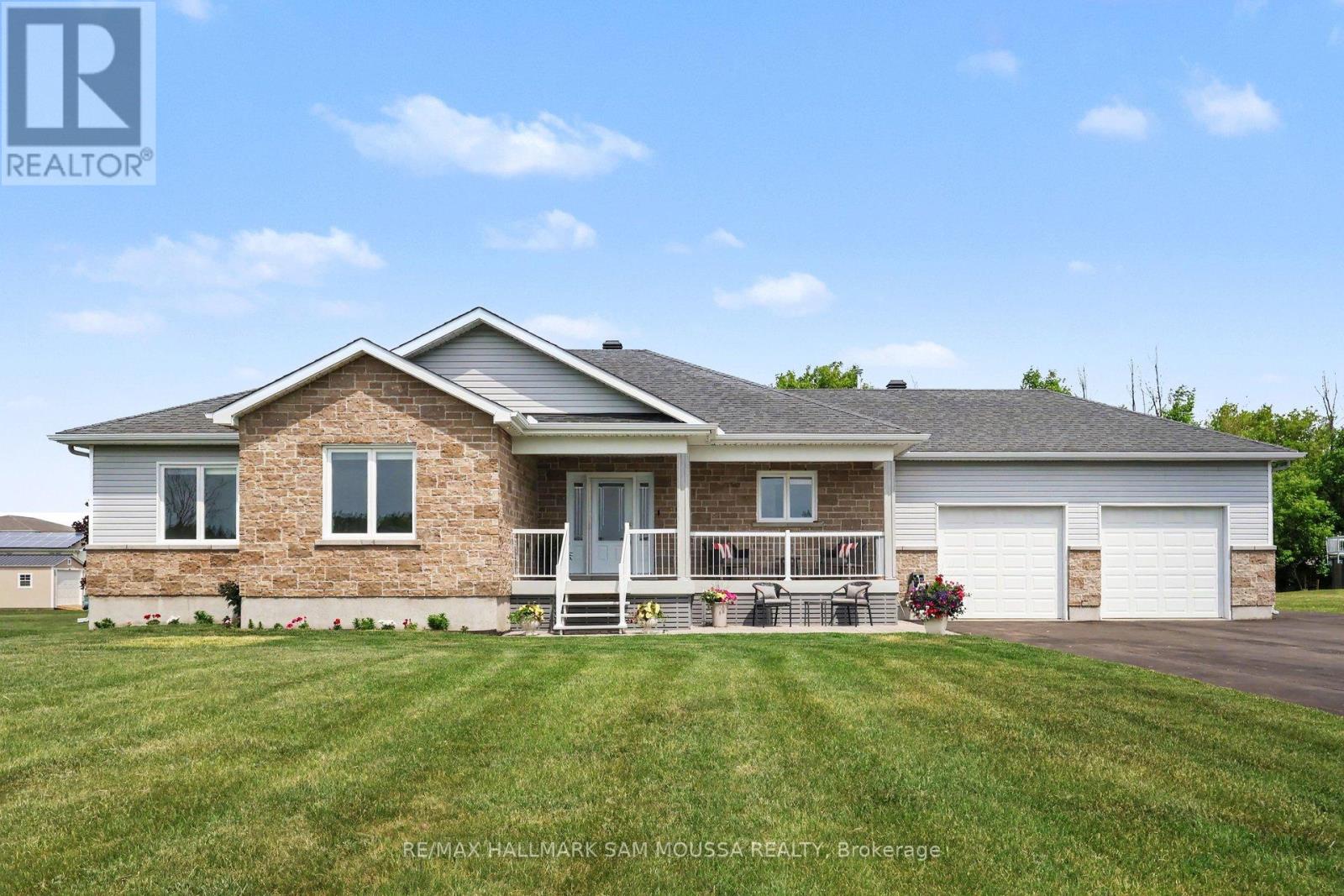 Photo 1 of 49 — 105 DANIKA STREET, Clarence-Rockland, ON K0A2A0