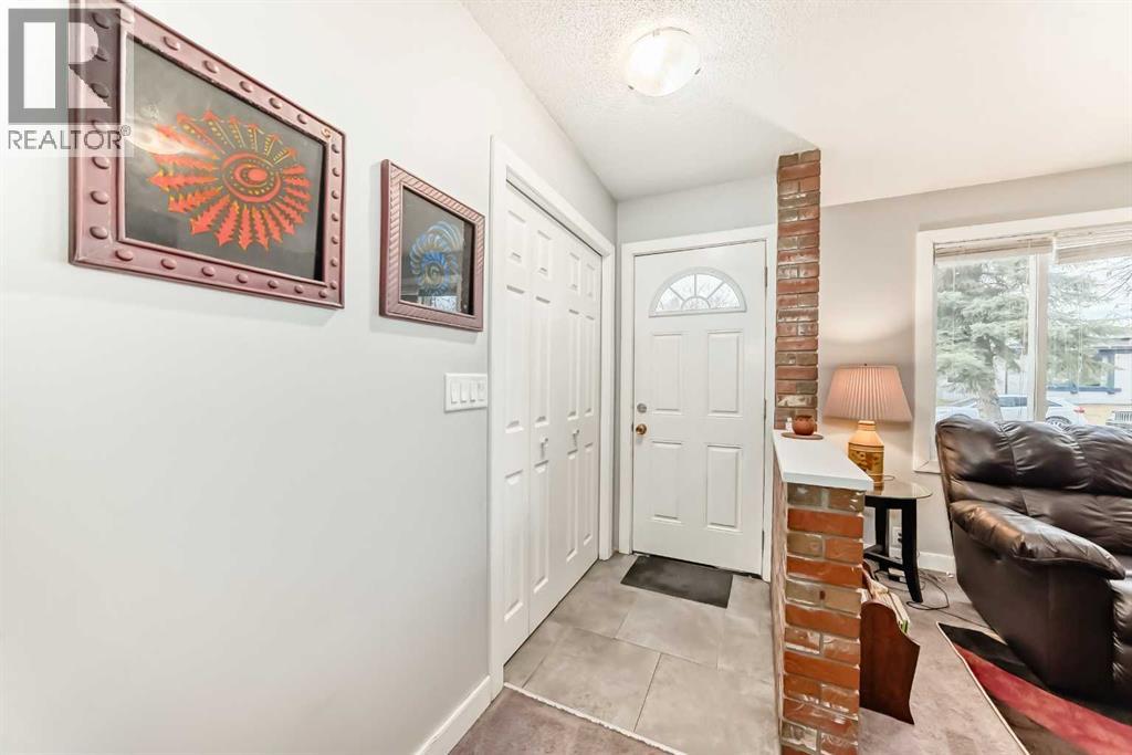 363 Templeside Circle NE