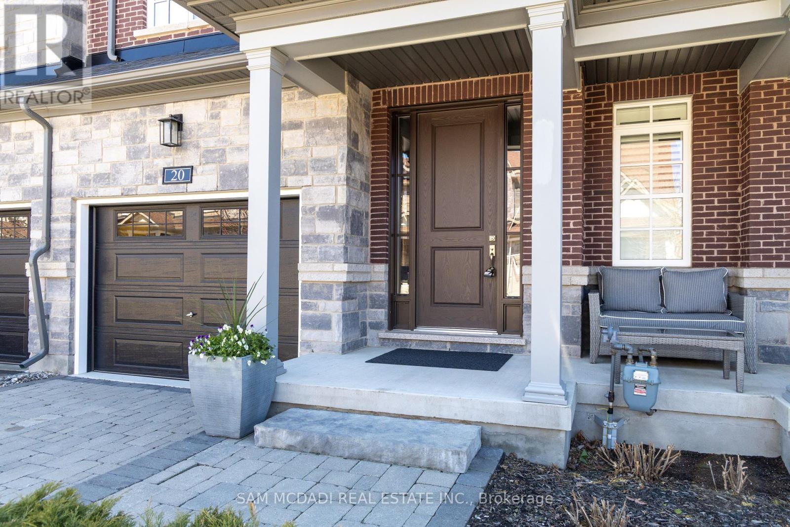 20 WINDSOR CIRCLE