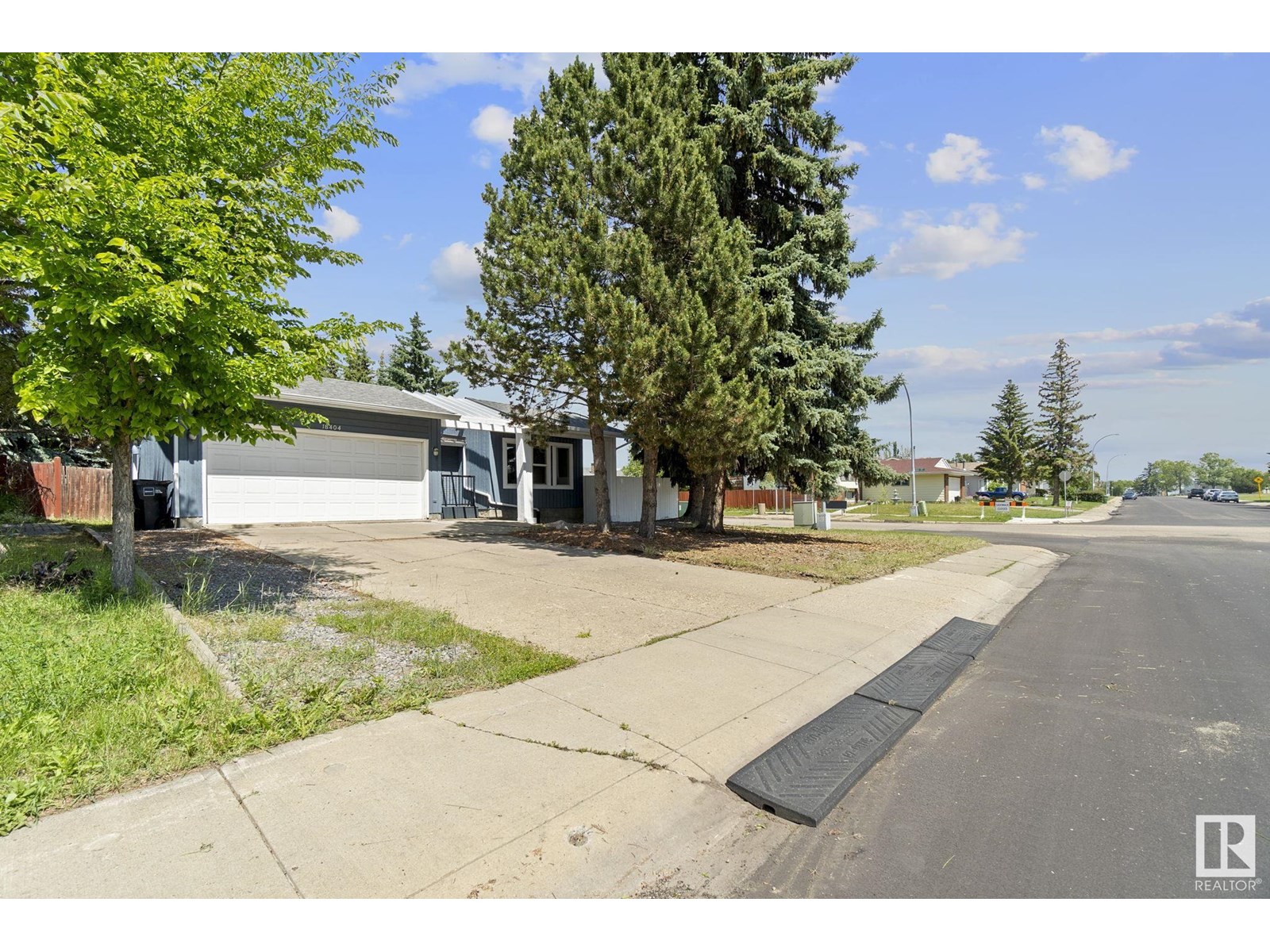 18404 66 AV NW