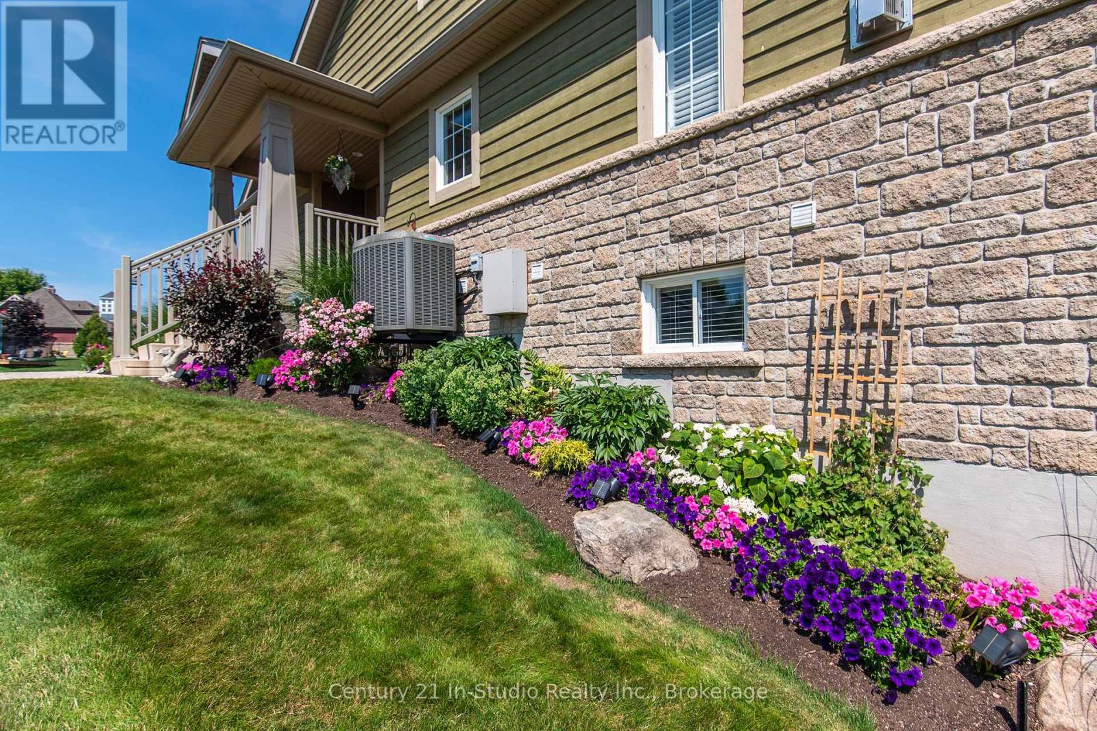 1 - 301 TELFORD TRAIL