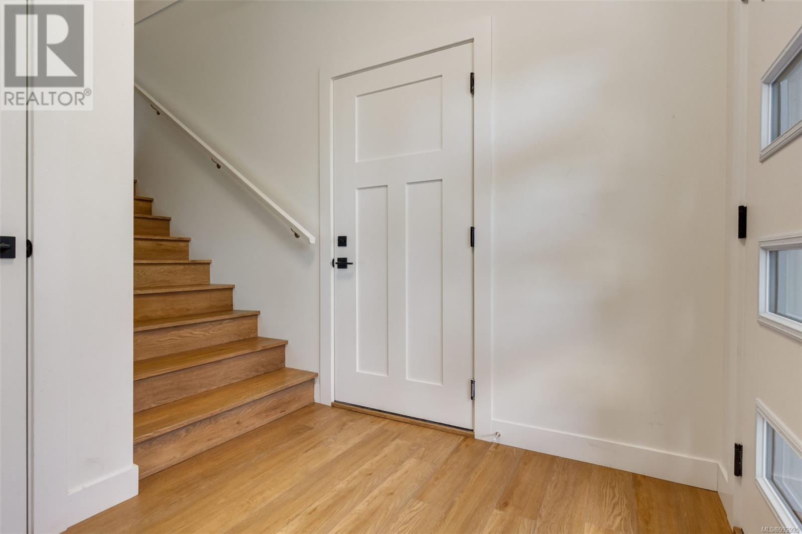 472 Davis Rd