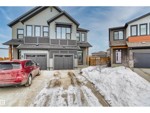 1727 PLUM CR SW Edmonton AB T6X2Z8