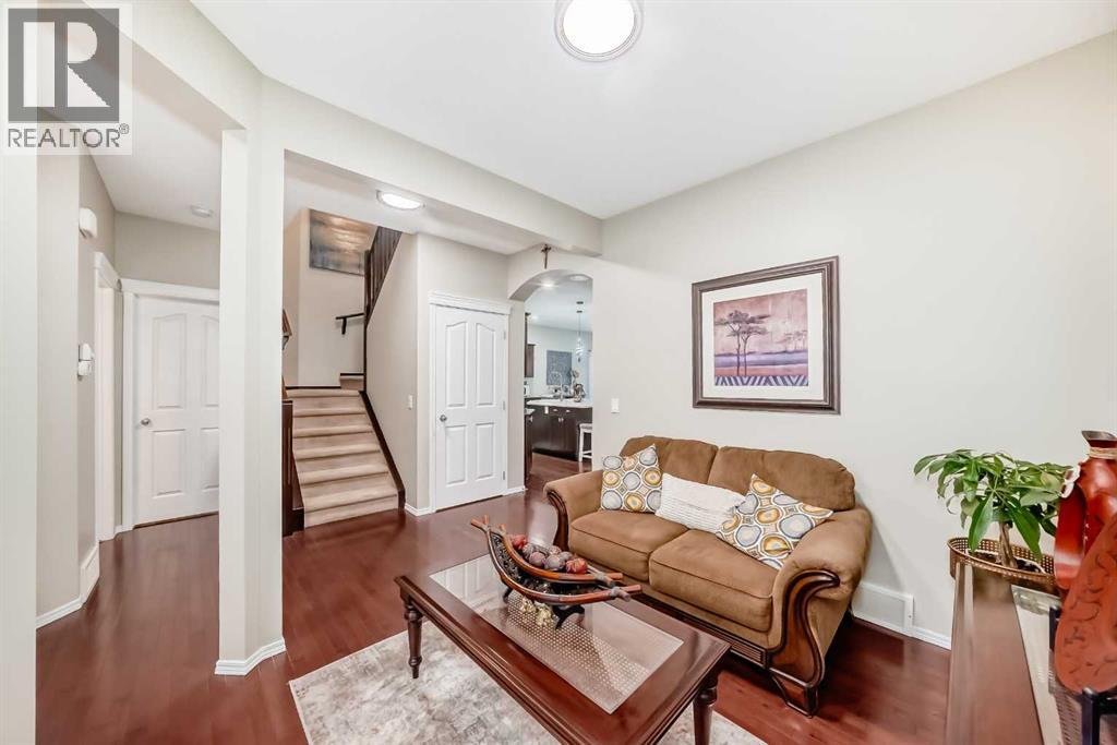 719 Panamount Boulevard NW