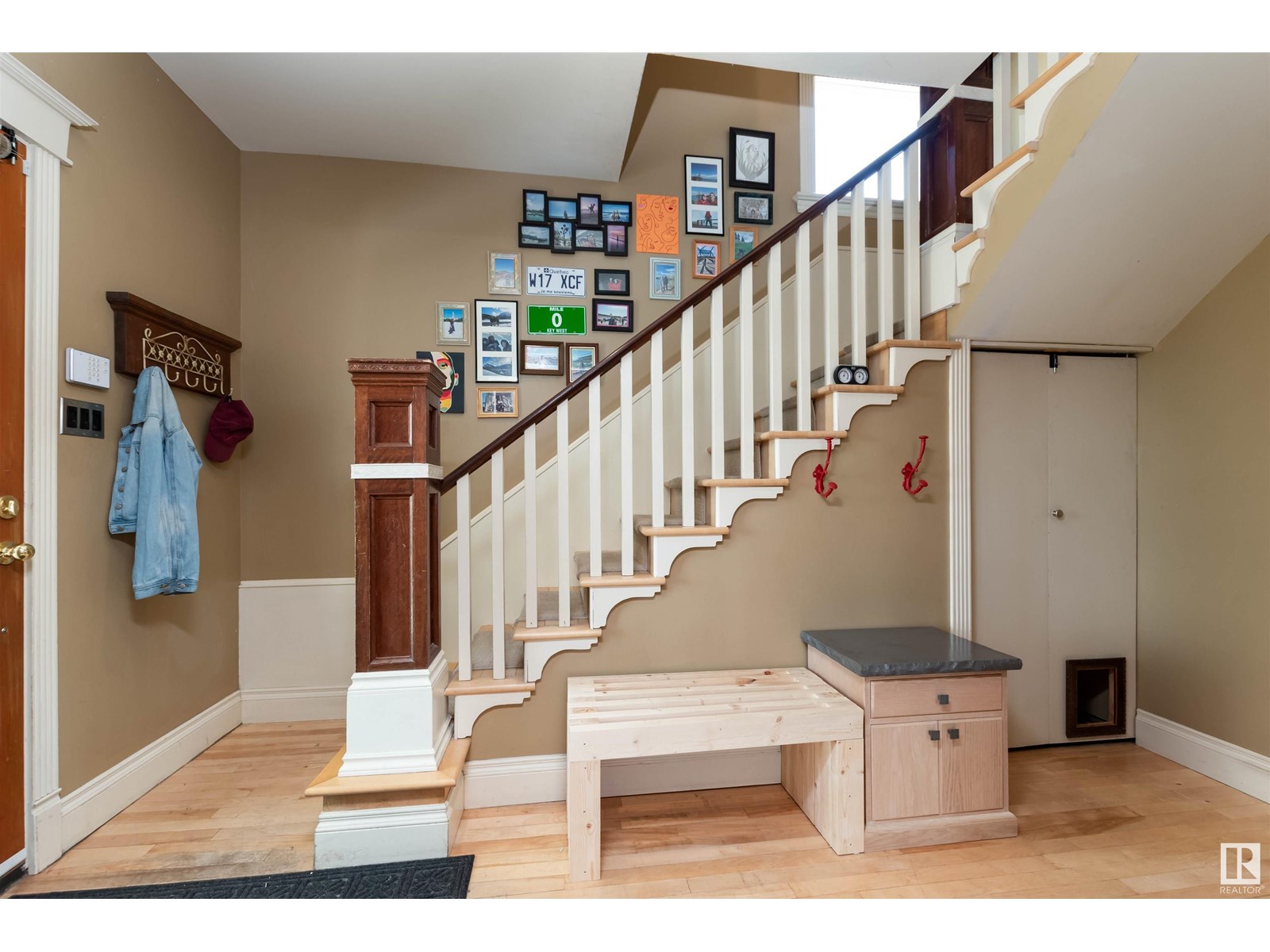 12109 45 ST NW
