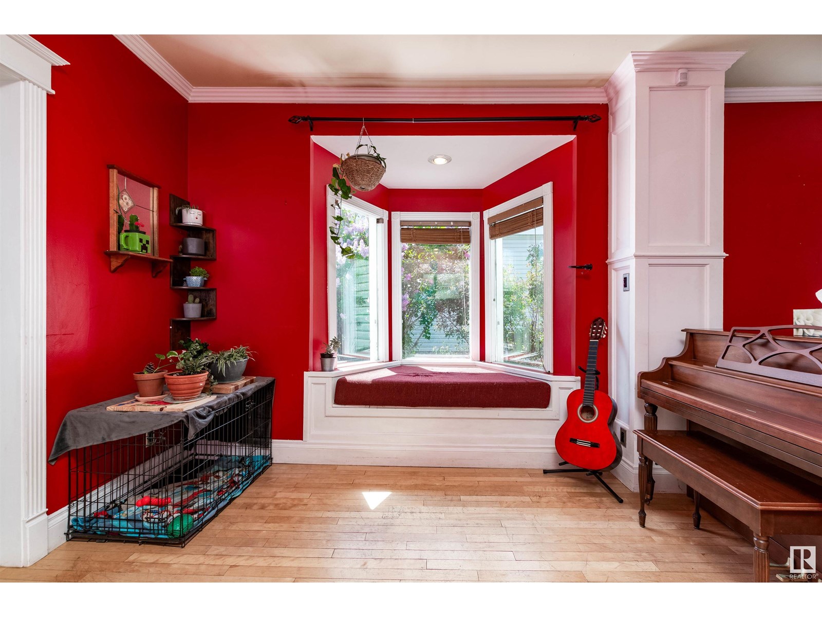 12109 45 ST NW