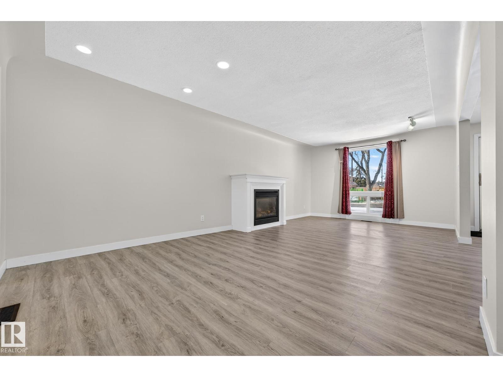 10519 140 ST NW